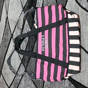 VICTORIA SECRET 2017 SIGNATURE STRIPES LOGO GETAWAY WEEKENDER BAG